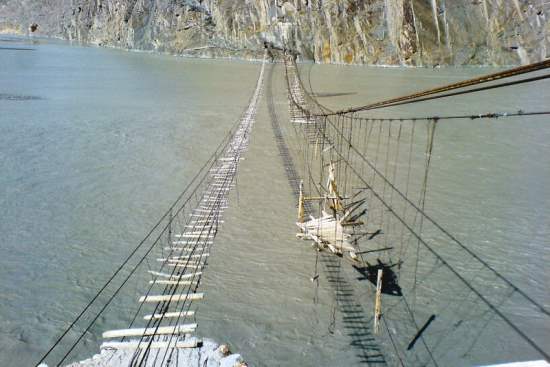 10 of the Scariest Bridges in the World
